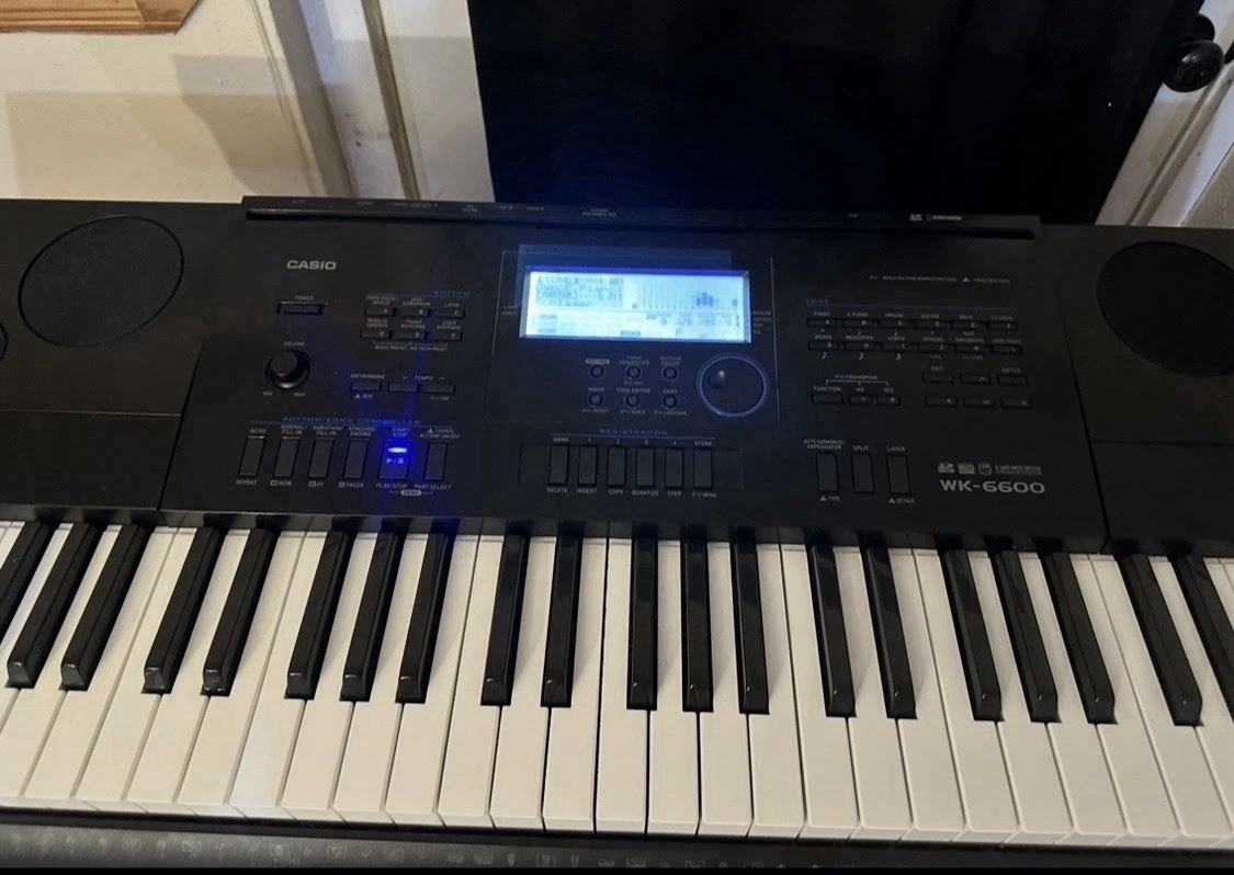 Casio WK-6600 76-Key Electronic Keyboard