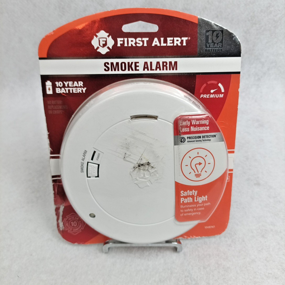 First Alert 10-Year Path Light Photoelectric Smoke Alarm Battery NIOB