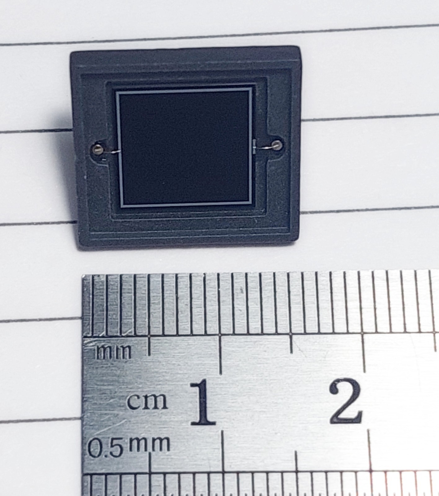 Unsealed large area photodiode for radiation detection 10*10 mm working square