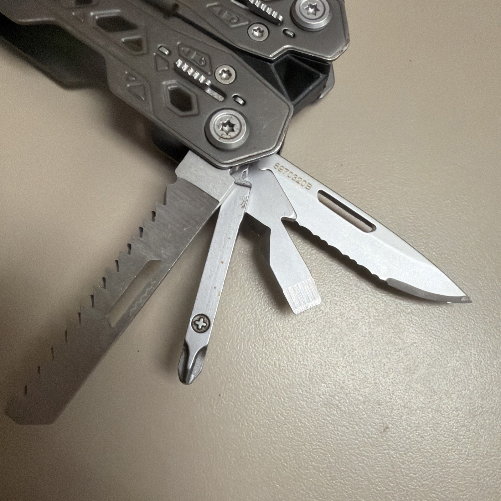 Gerber Truss Multi-Tool Pliers Knife Scissors