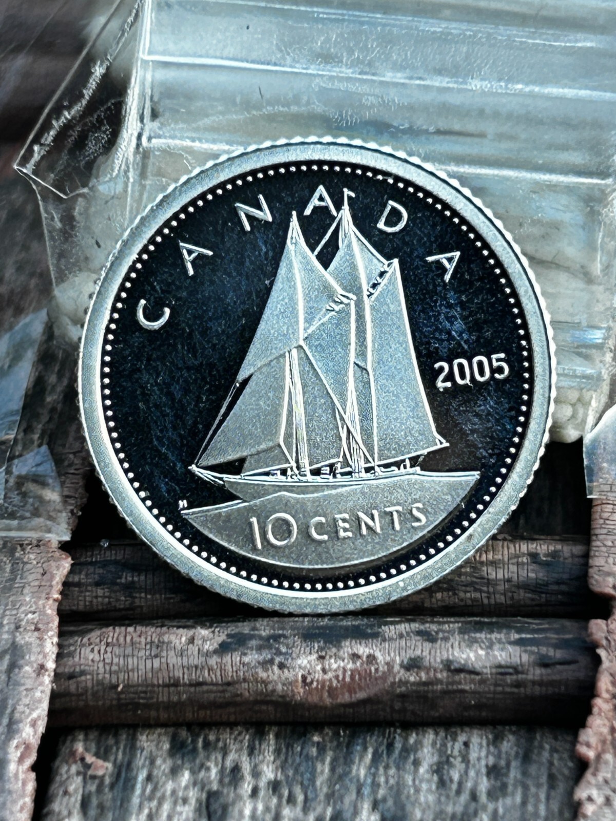 2005 Canadian 10cent Proof Coin REF  J 38