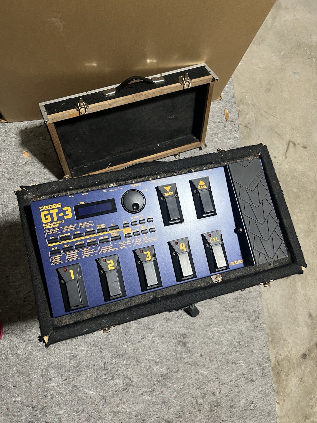 Minty Boss Vintage GT-3 Guitar Multi-Effects  Processor W/ Rare Brass Badge Case