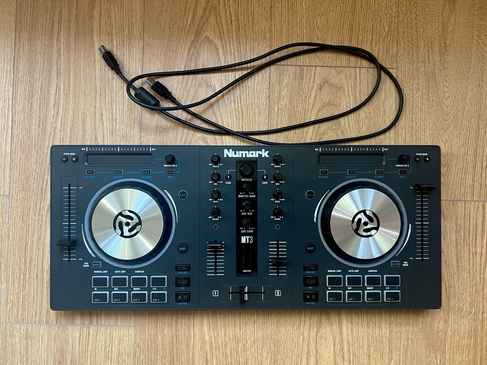 Numark Mixtrack 3 MT3 USB Virtual DJ Controller w/ Original Box & Cable Tested