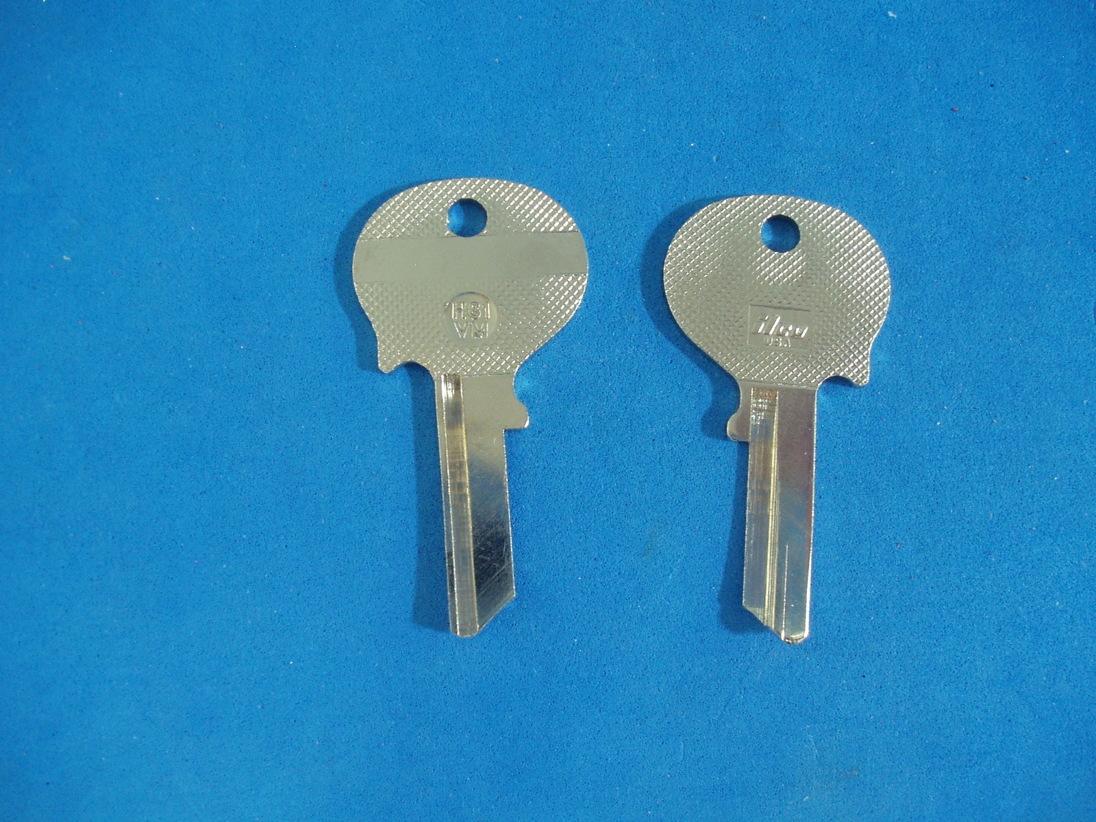 TWO CLASSIC H61VM VOLKSWAGEN VW KEY BLANKS LOCKSMITH VINTAGE AUTO 61VM MERCEDES