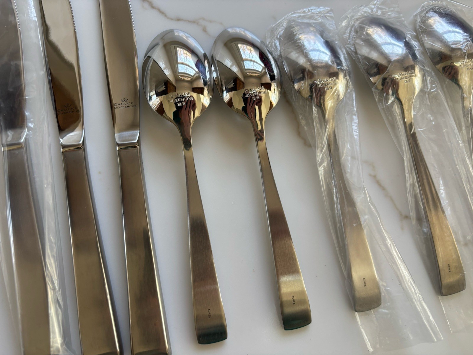 Wallace NEW CHARM (satin) - 8 piece lot (knives and spoons) NEW