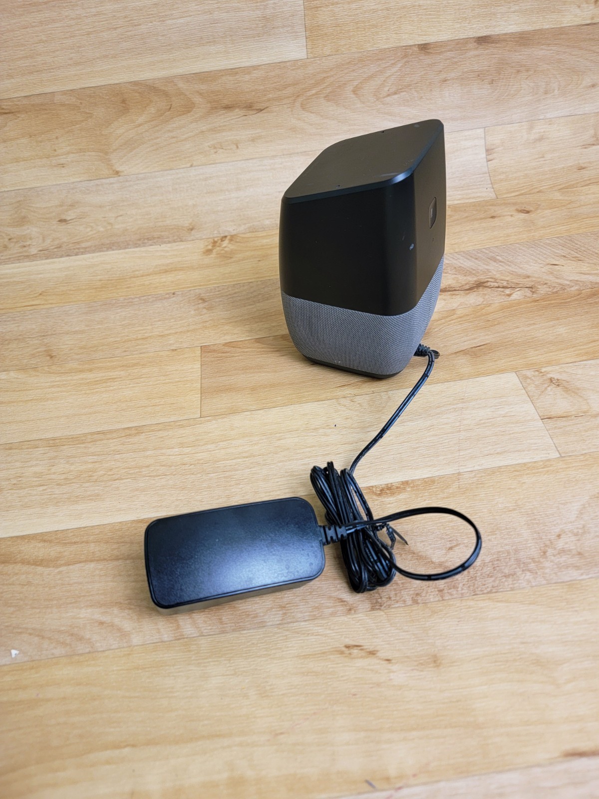 Insignia Voice NS-CSPGASP Wireless Bluetooth Google Assistant Portable Speaker