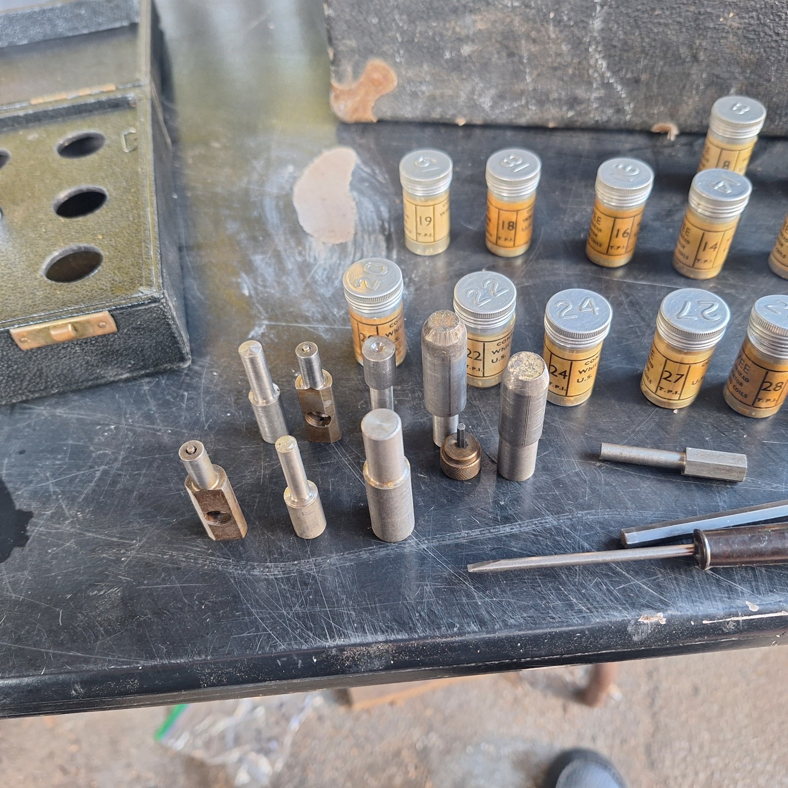 O-Vee Screw Thread Comparator With Accessories See Pictures