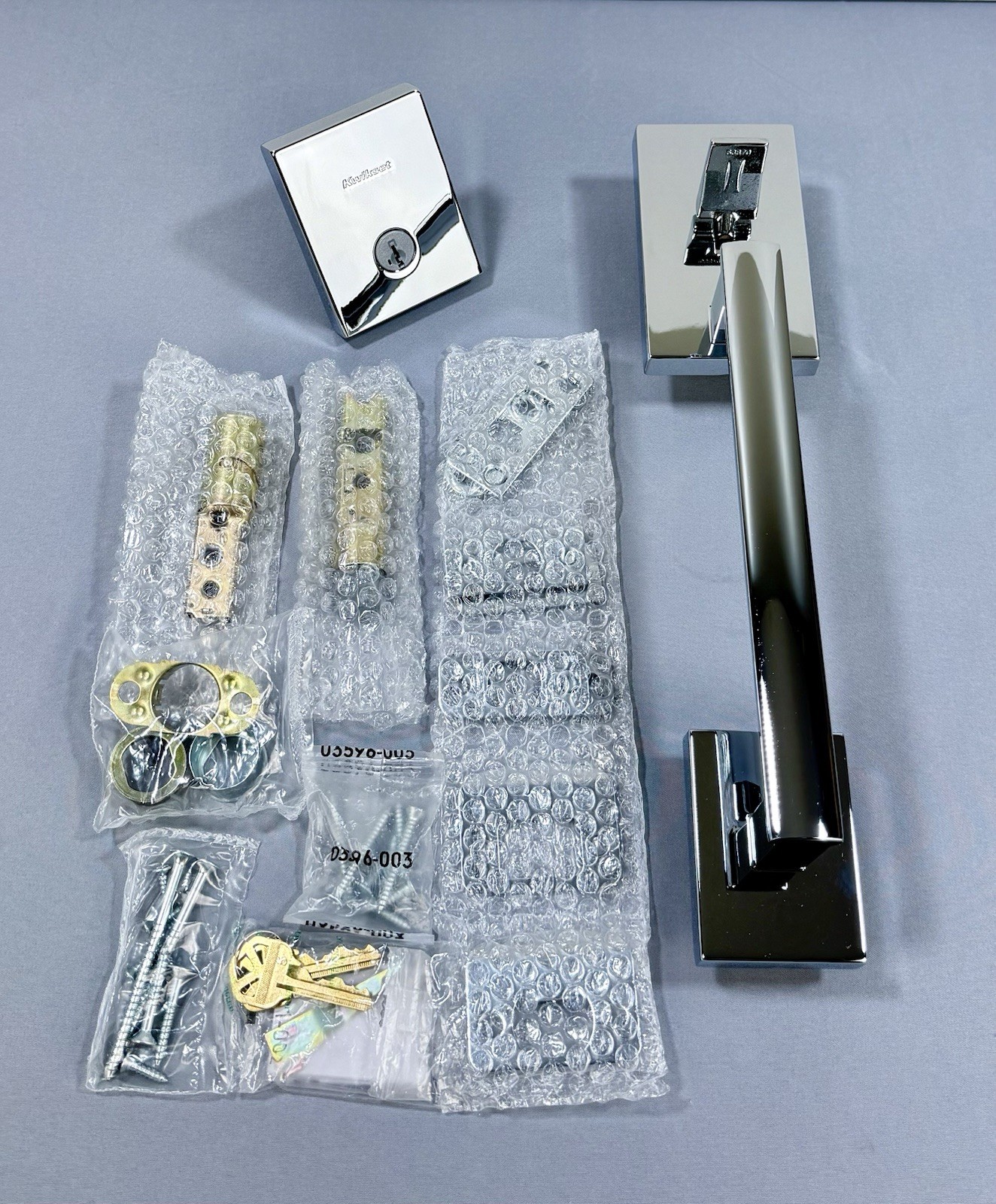Kwikset 818SCELIP-26S.STRKP Keyed Entry Handleset- Polished Chrome