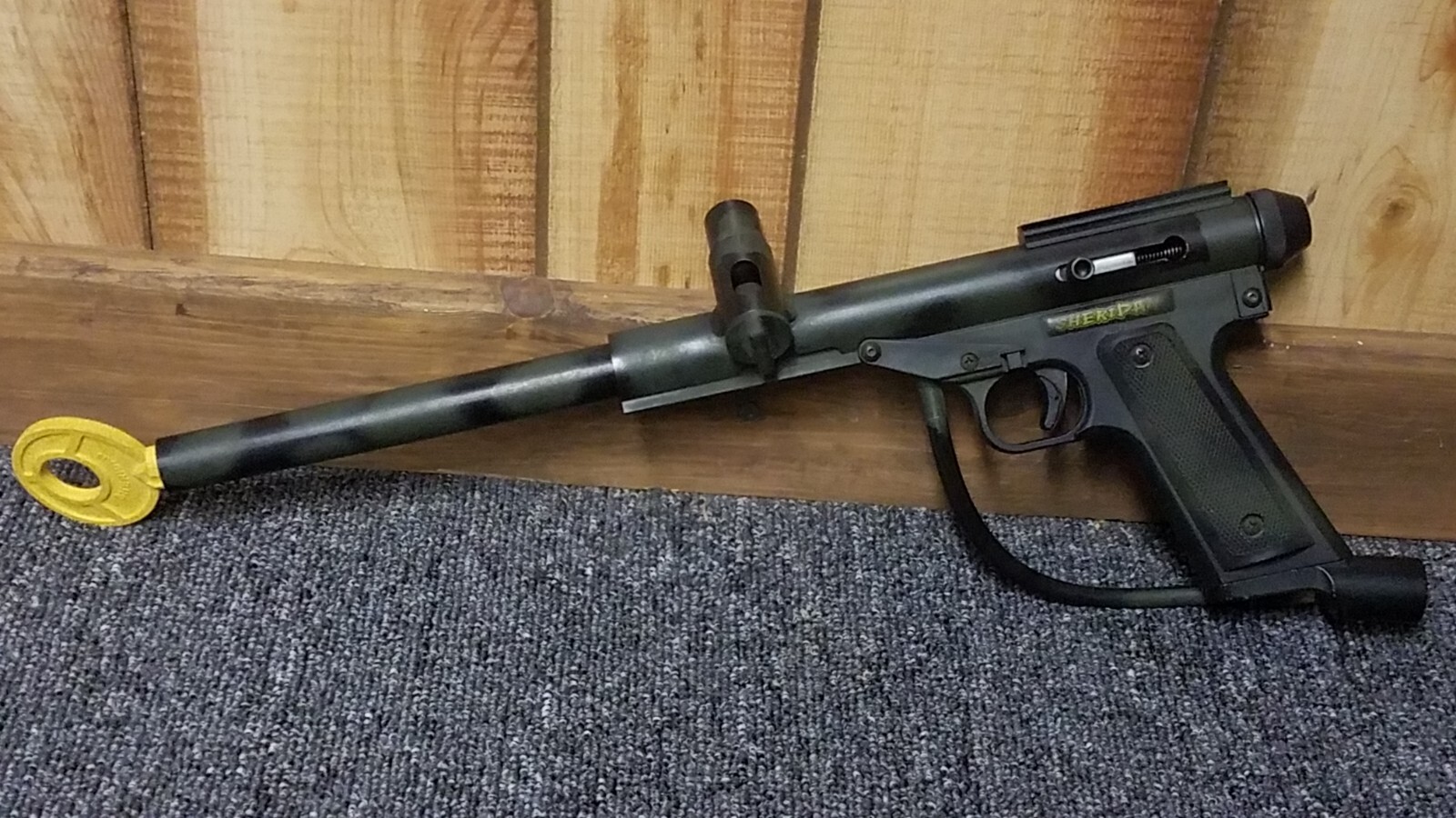 Sheridan XTS Paintball Gun (Includes: Manual, Hopper, Squeegee)