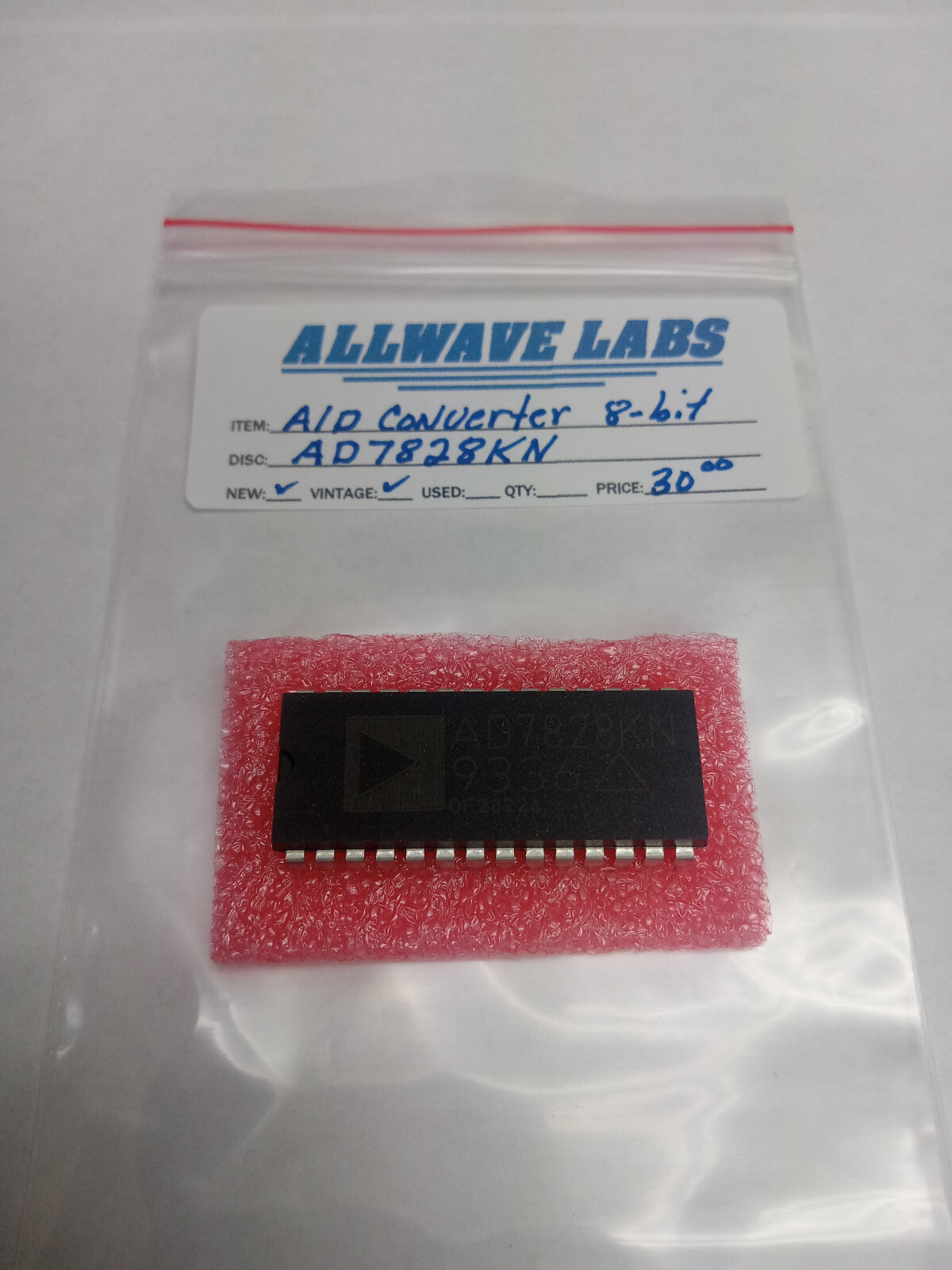 AD7828KN    IC DAC 8BIT V-OUT 24DIP