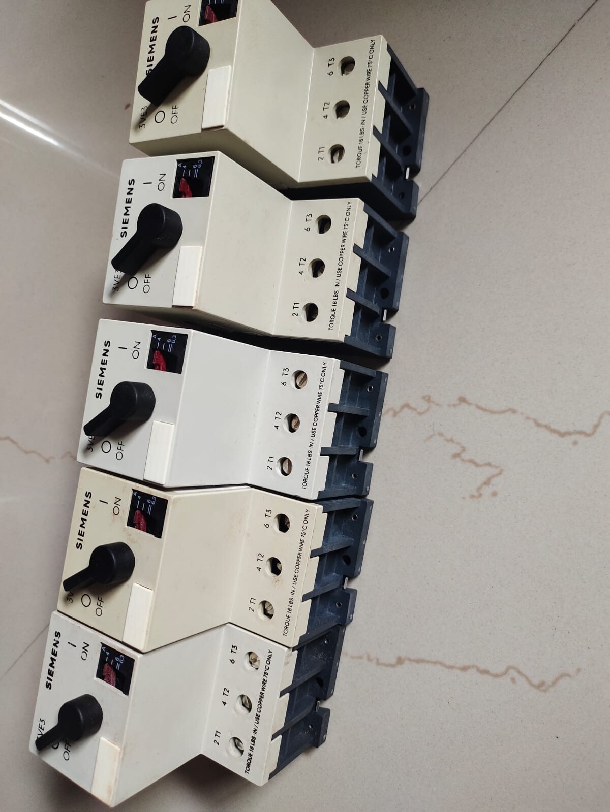 SIEMENS 3VE3 000-2KA 00 Circuit Breaker