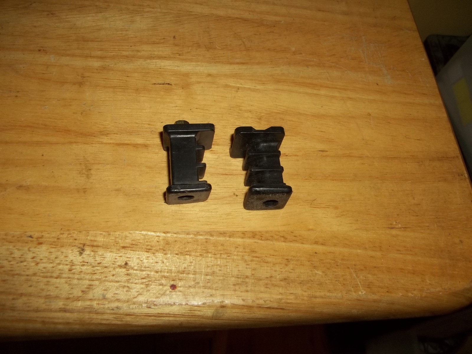 Kikusui 5650E Oscilloscope 2-Power Cord Wrap Feet