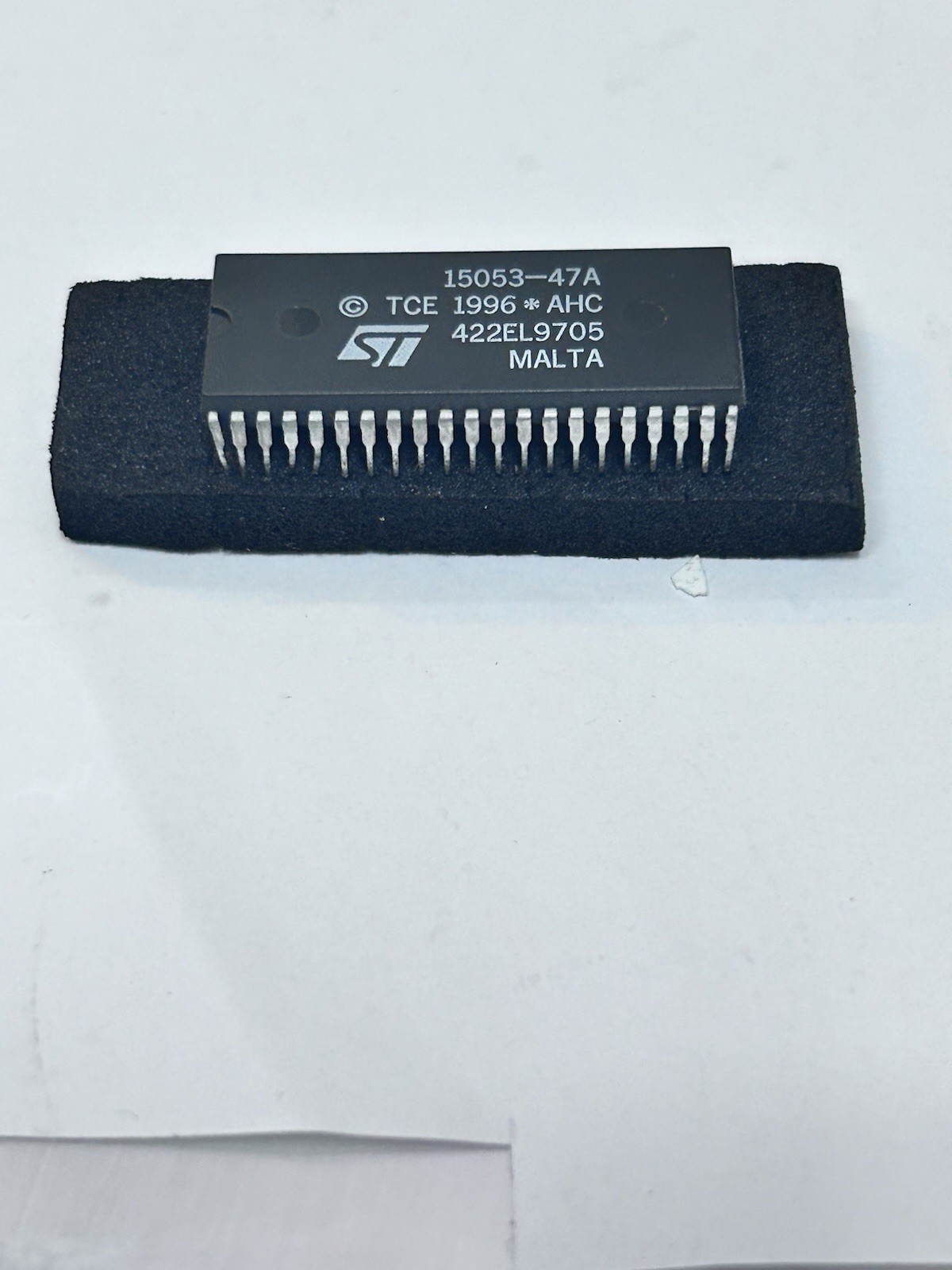 ST 15053-47A Integrated Circuit DIP-40 Vintage Industrial Control IC
