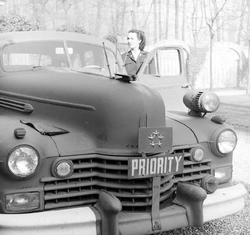 WW2 Photo WWII  World War Two Kay Summersby Gen. Eisenhowers Driver  / 1505