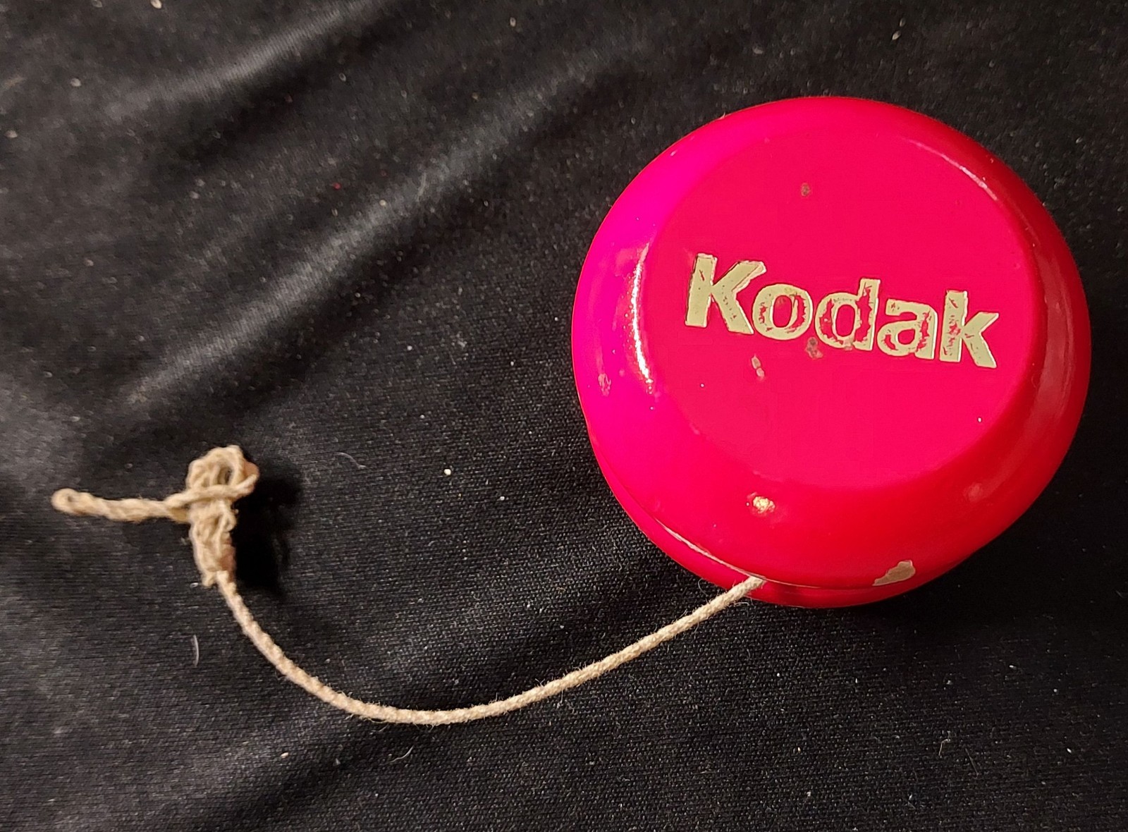 Vintage Red Wood Kodak - Smothers Brothers Yo Yo - String Attached - Works!