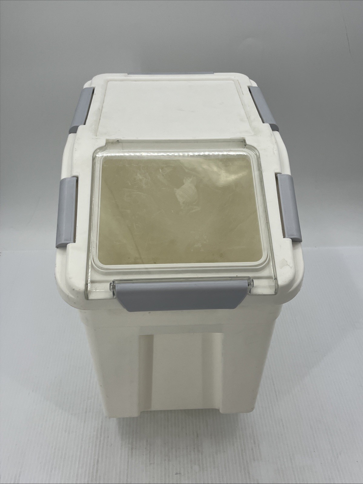 City Baby 15 Liter/60 Cup Food Storage Container W/ Wheels & Measuring Cup {B8}