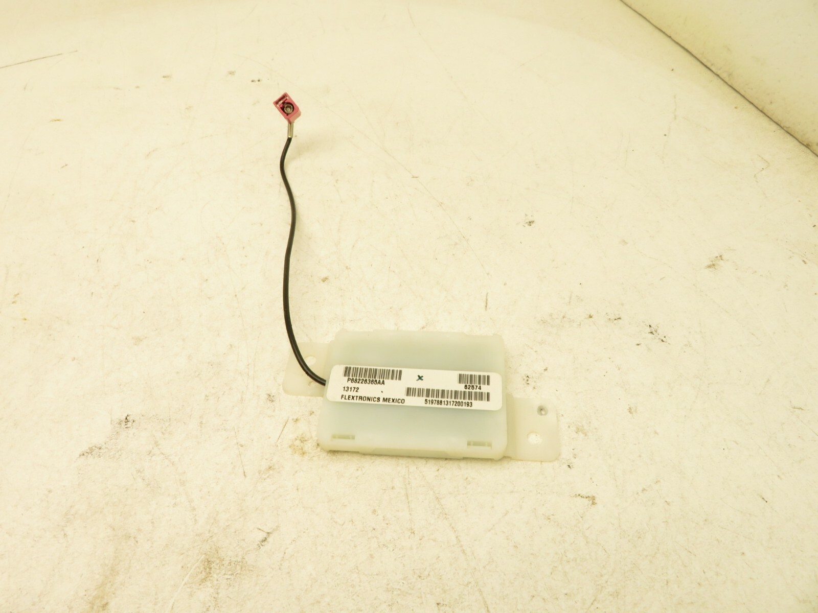 2014-2017 MASERATI GHIBLI S Q4 SMART KEYLESS ENTRY ANTENNA RECEIVER 68226365 OEM