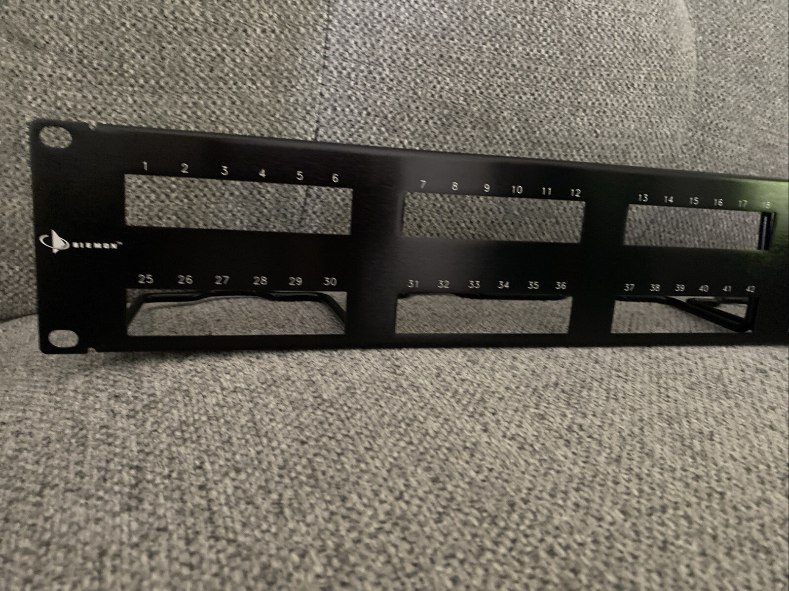 Siemon 48 Port Network Patch Panel Ethernet Connectivity MX-PNL-48-C Unloaded