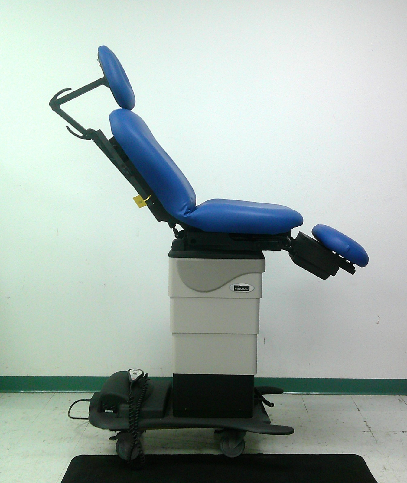 Midmark 630 Exam Table