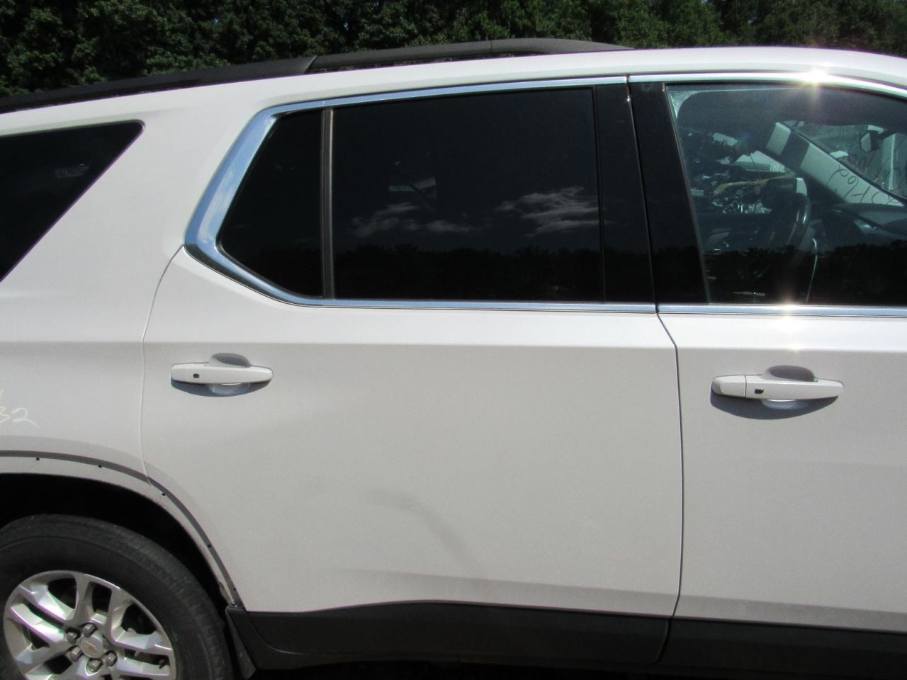 TRAVERSE 2020 Glove Box 1057194