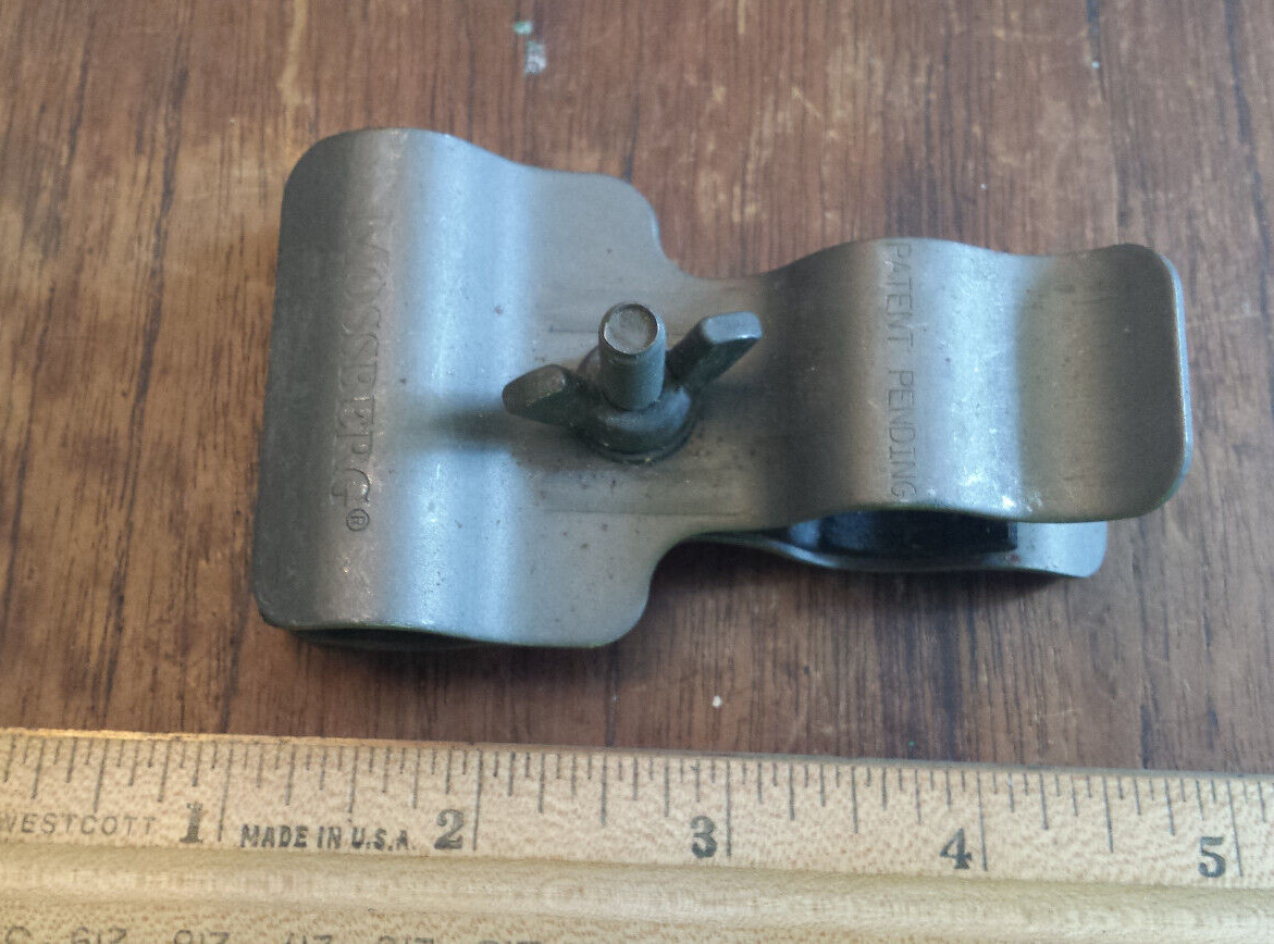 Mossberg Spare Shotgun Barrel Display Clamp for Retail marketing 2 Barrel sets