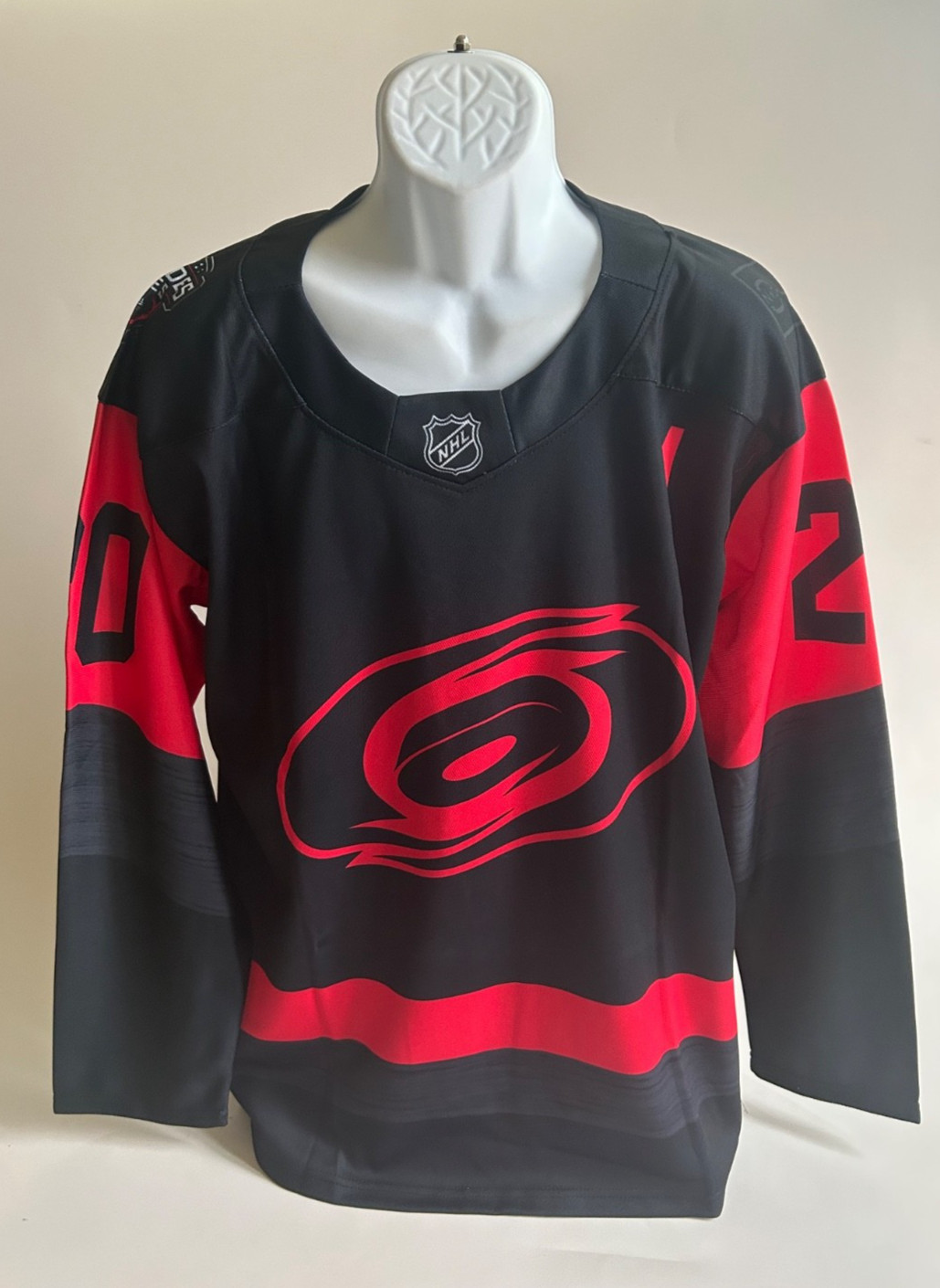 Sebastian Aho # 20 Carolina Hurricanes NHL Hockey Jersey Size XL Printed NWOT