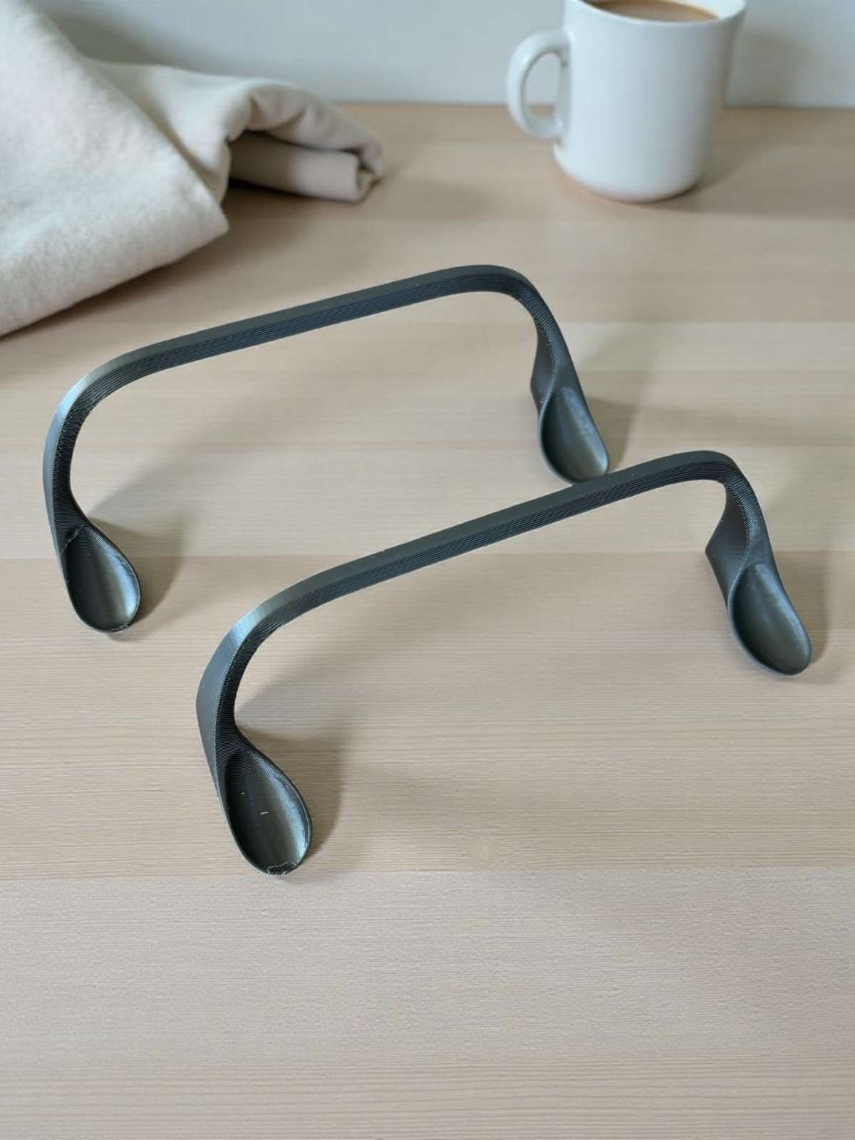 Invisible Xbox Controller Stand (2-Pack) – for Xbox One / Series X / S Black