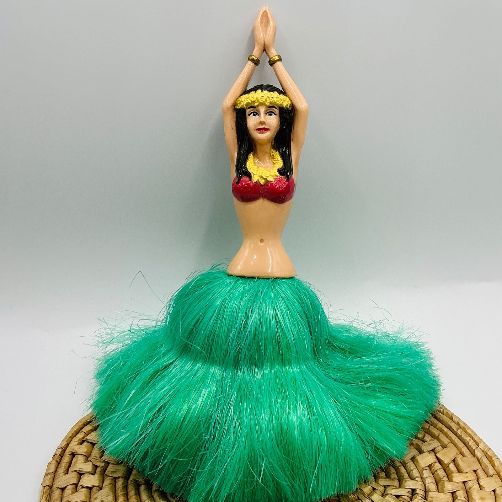 Hula Girl Hawaiian Duster Brush Green Skirt Collectible Retro 9” Plastic Decor