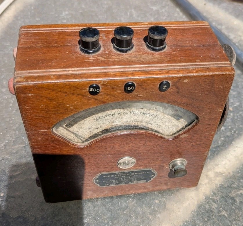 Vintage Weston Electrical 120V A.C. Voltmeter Wood Box Instrument Model 155