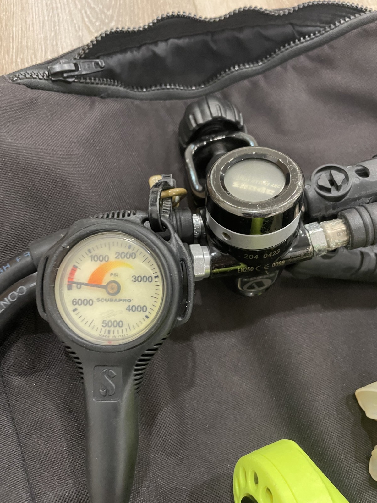 Apeks atx200 regulator set