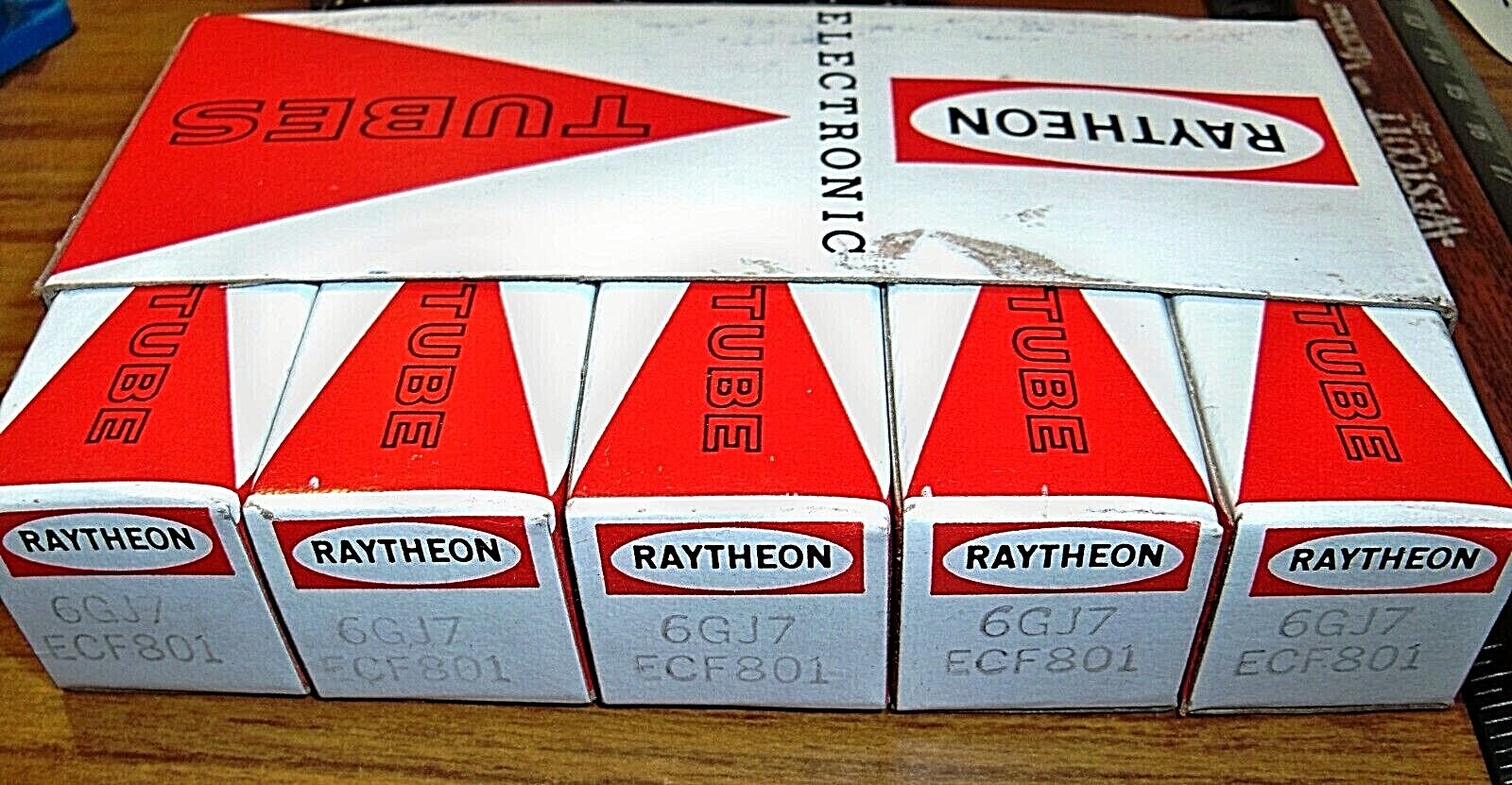 Sleeve of 5 NOS Raytheon 6GJ7 / ECF801 Tubes