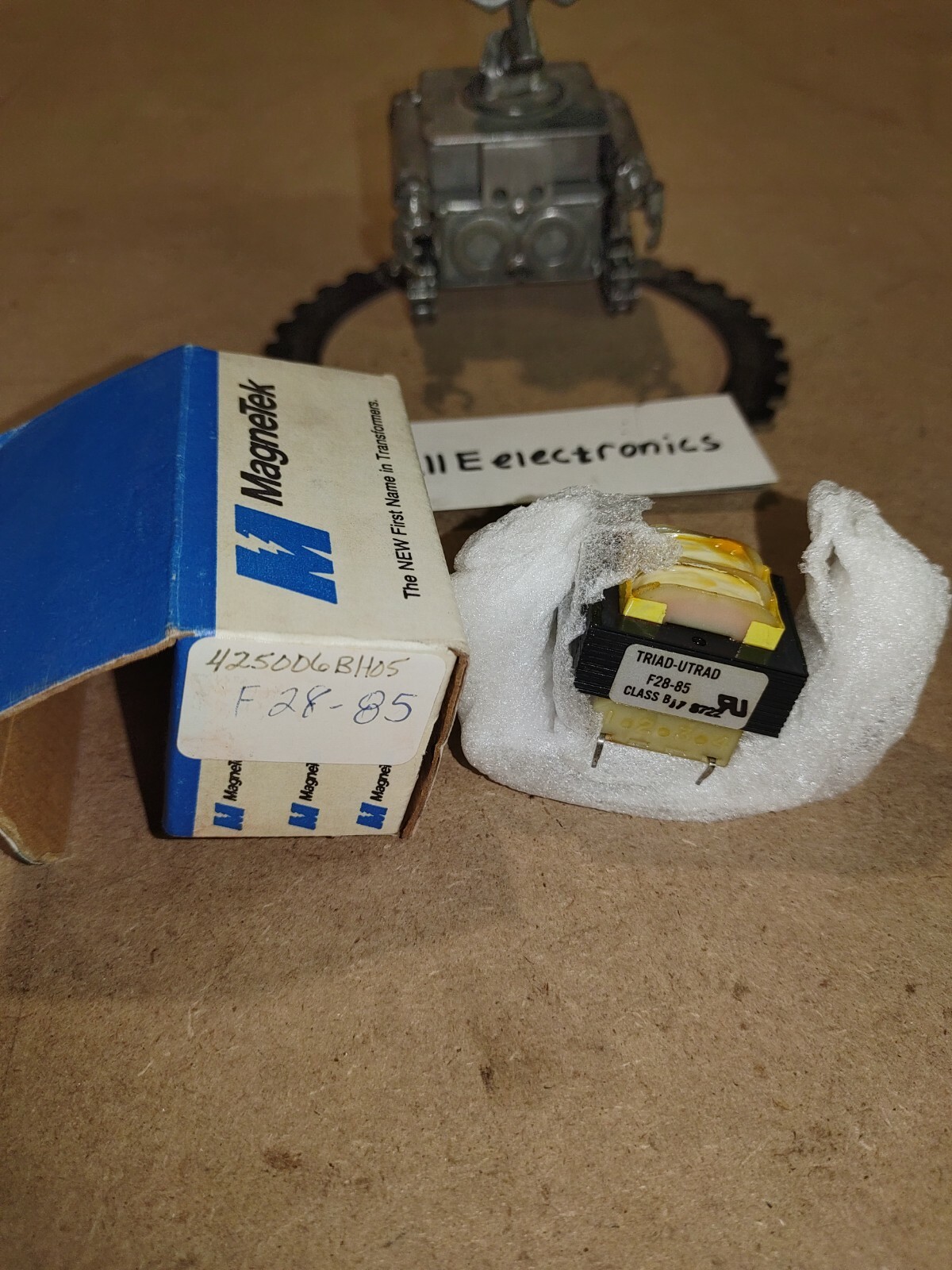 Magnetek Triad Transformer F28-85 Split Pack Power Xfmr PRI 115V Class B17-8722