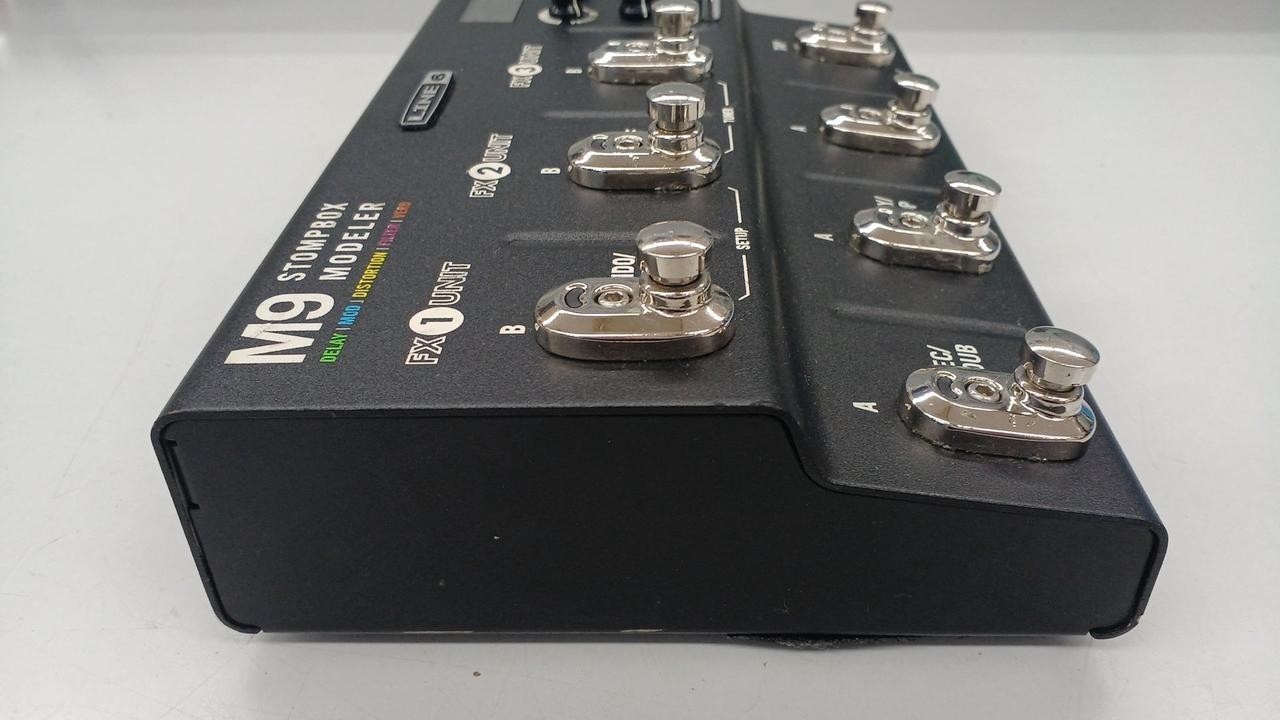 Line6 M9 Stompbox Modeler Multi-Effects Guitar Effect Pedal