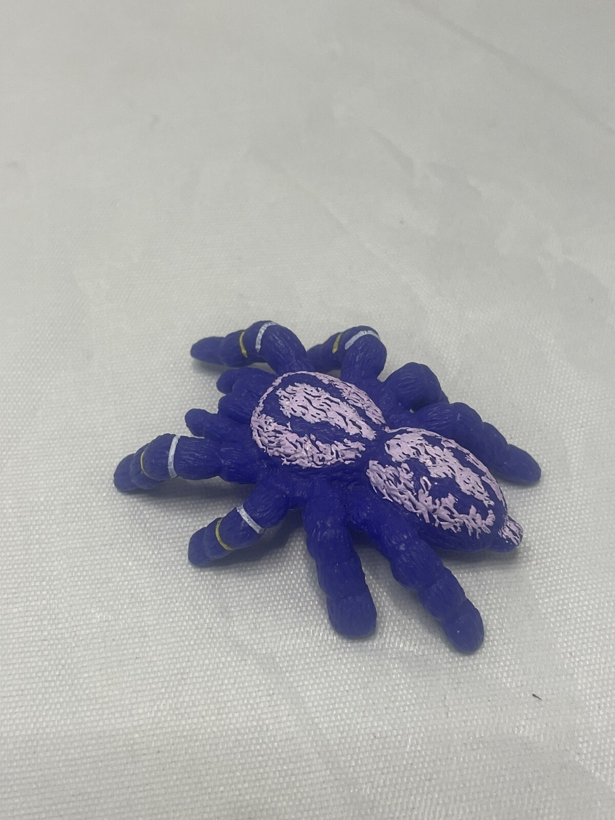 YOWIE Peacock Tarantula Animals with Superpowers Collection 2" Purple Spider Fig
