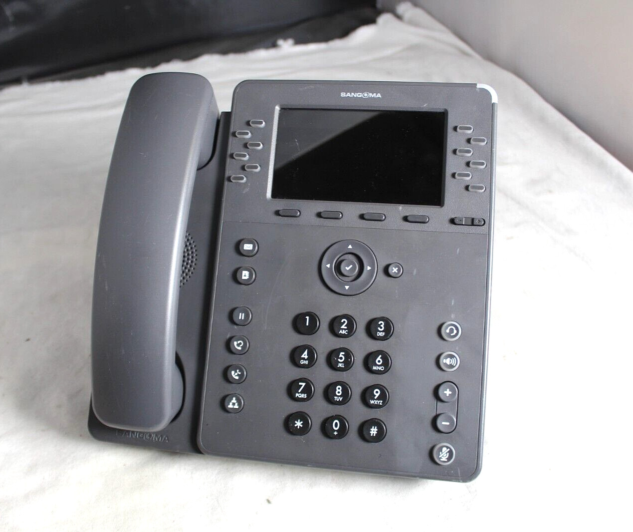 Sangoma P330 IP VoIP 12-Line HD Voice Gigabit Office Phone w/ Handset & Stand