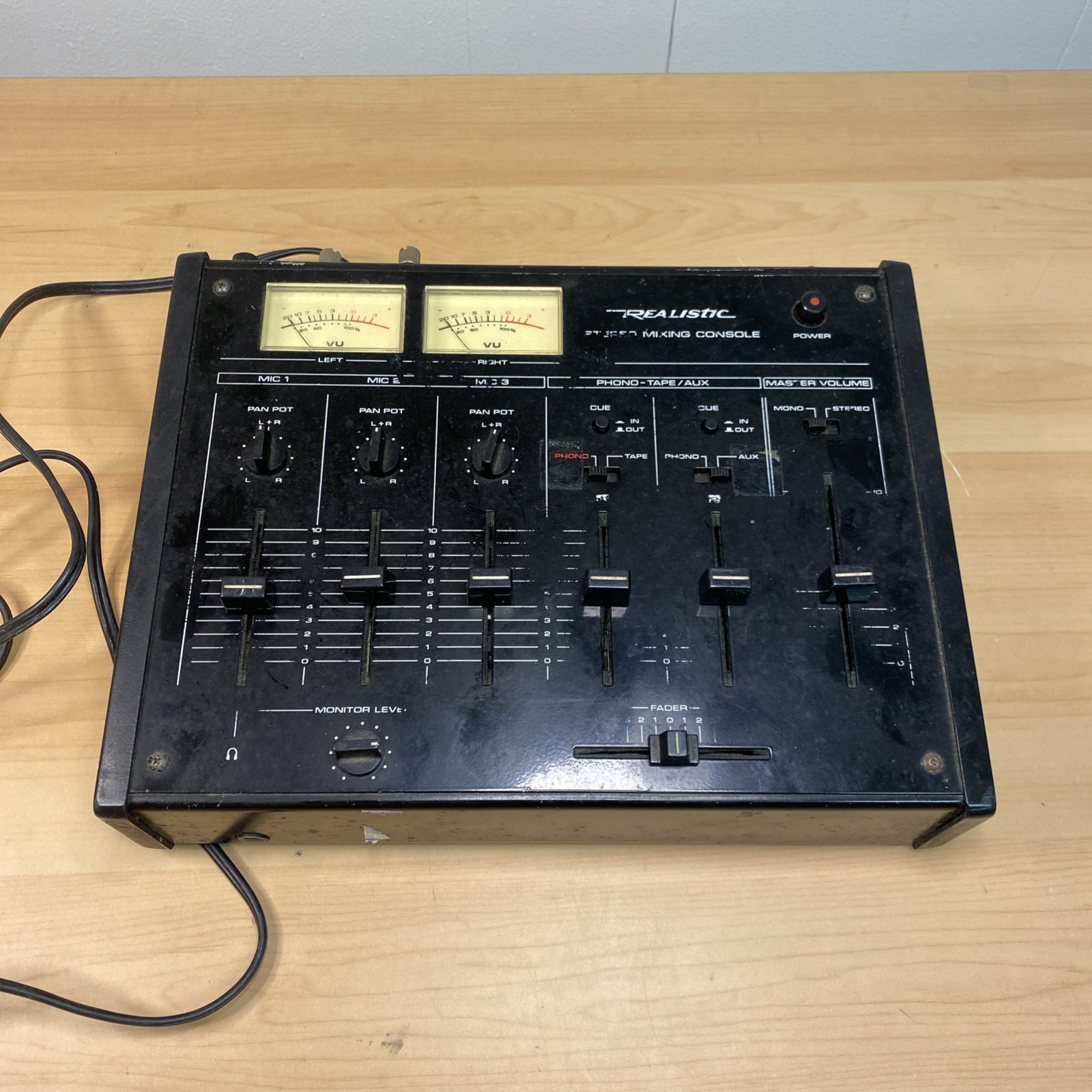 Realistic 32-1200B Stereo Mixing Console
