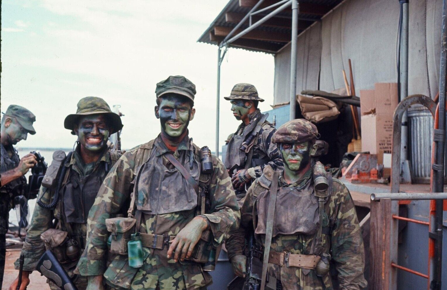 Vietnam  War  Photos --      Navy Seal  Soldiers
