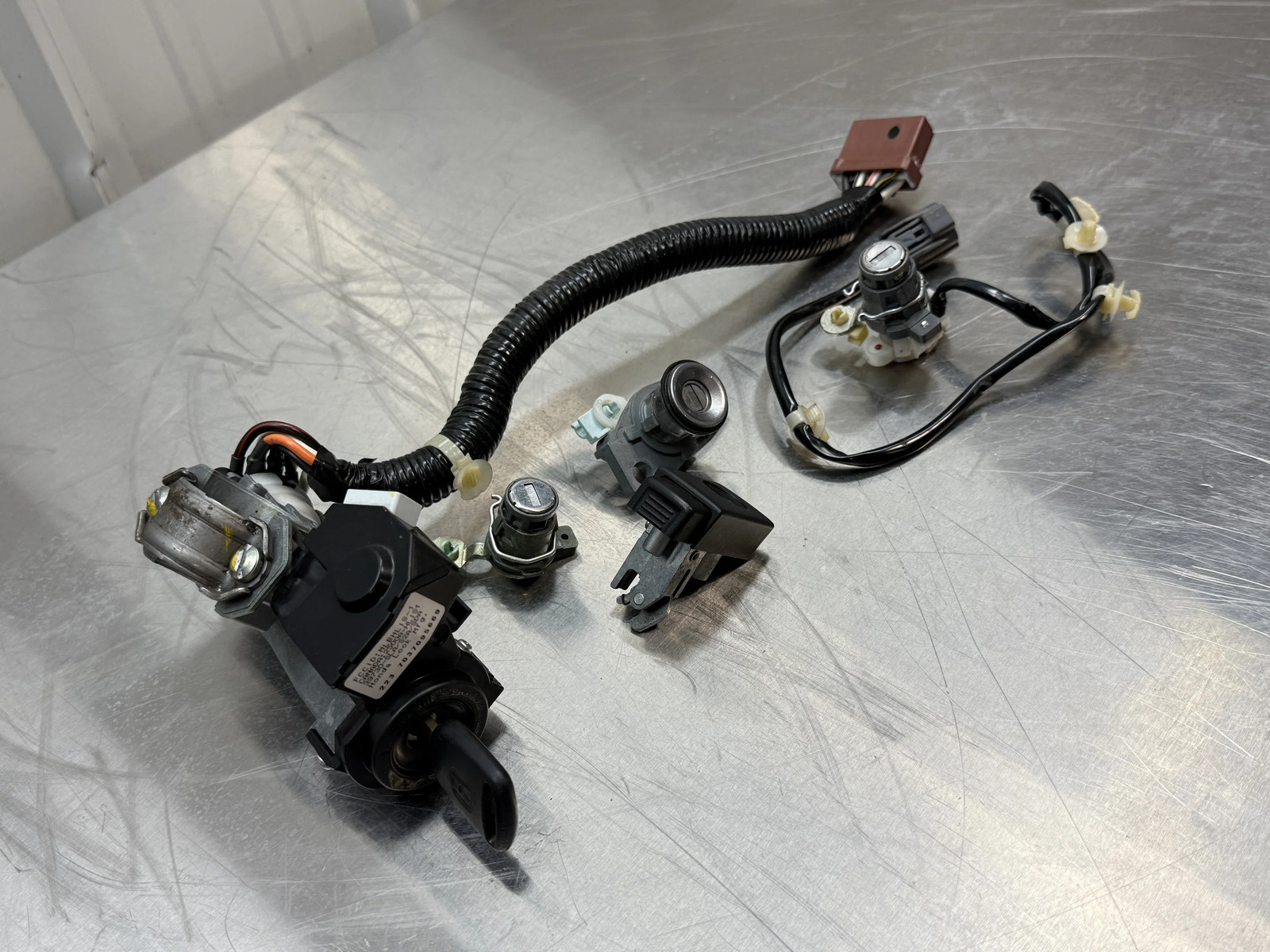 EB1461 2007 07 HONDA S2000 IGNITION KEY CYLINDER LOCK SET