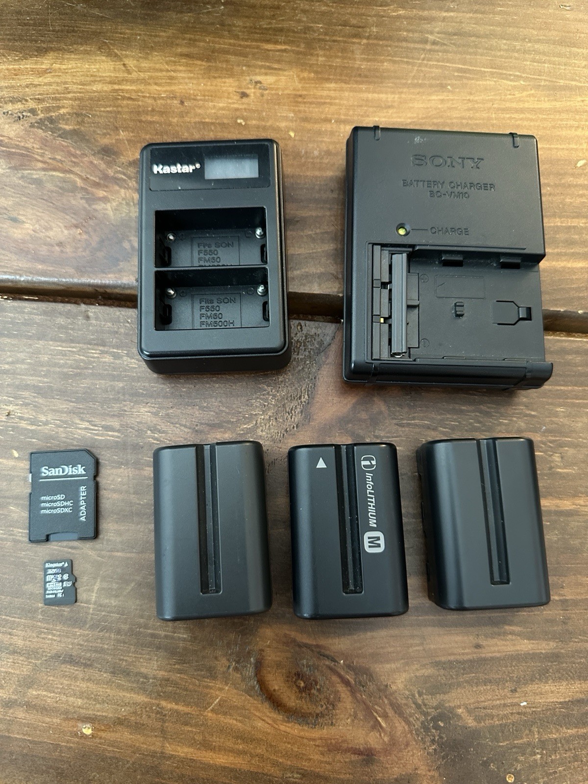 Sony Alpha a77 Camera Bundle Tamron 18-200mm + Minolta 70-210mm