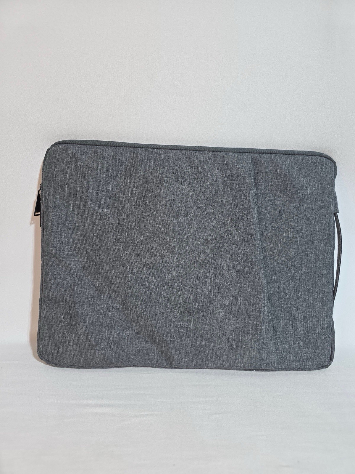 Gray Laptop Sleeve Bag with Zipper Pocket – Soft Inner Lining – 15" Approx