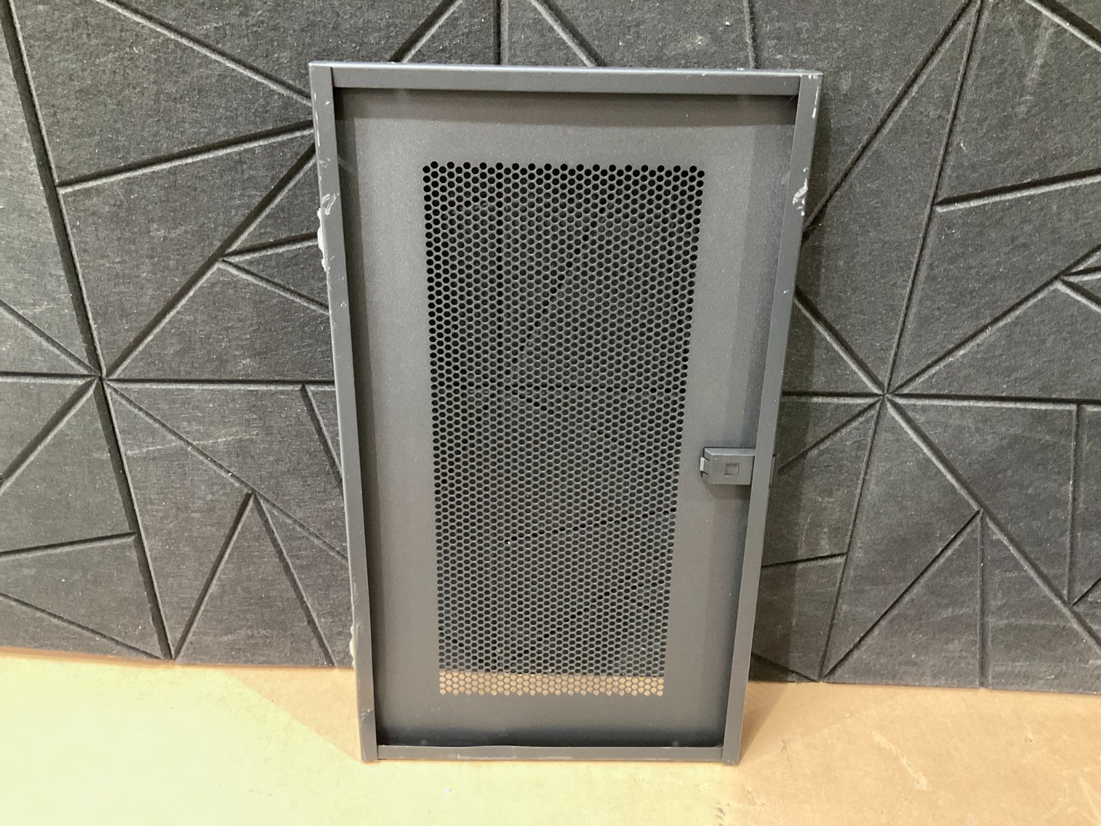 Tripp Lite SmartRack Server Rack 12U SRW12USDP 🇺🇸✨🇺🇸✨🇺🇸✨ OPEN BOX