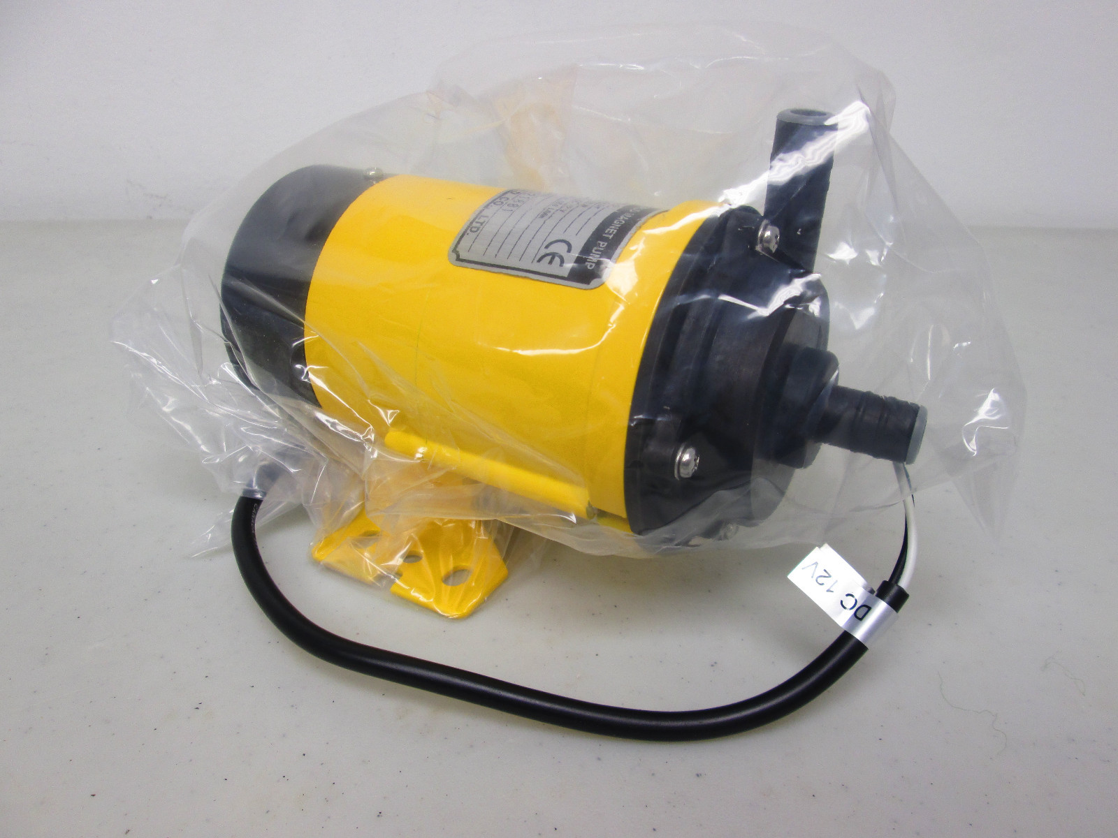 PAN WORLD 30PX  Magnetic Aquarium RV Boat Water Pump 12 Volt 258 GPH DC 12v