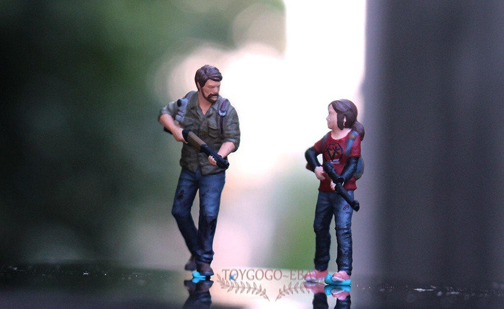 Miniature 1/64 John & Ellie Father-Daughter Story in Apocalyptic Era Collectible