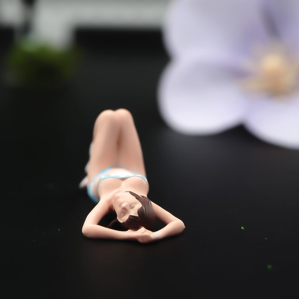 1:64 Painted Figure Model Miniature Resin Diorama Sand Lying Posture Beauty Toy