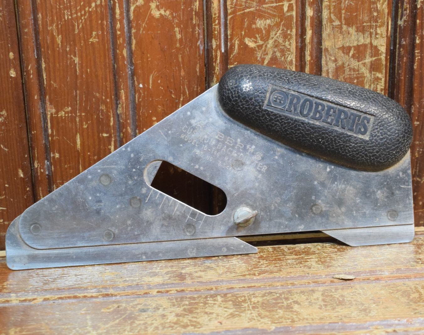 ROBERTS CUSHION BACK CUTTER MODEL 10-146 CARPET KNIFE HAND TOOL ADJUSTABLE DEPTH