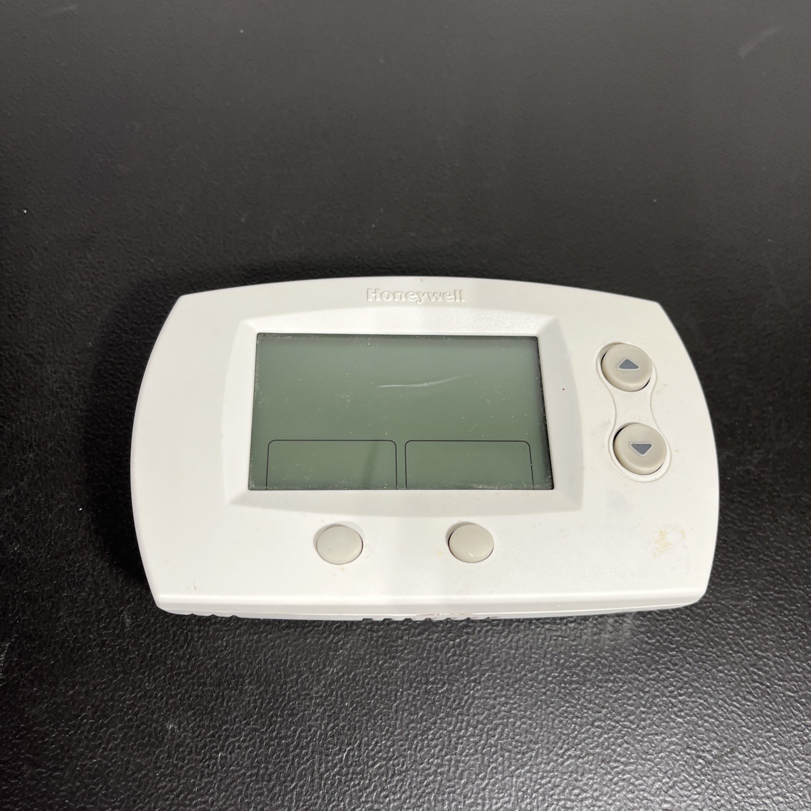 Honeywell TH5220D1029 Focuspro 5000 Non-Programmable Thermostat UNTESTED