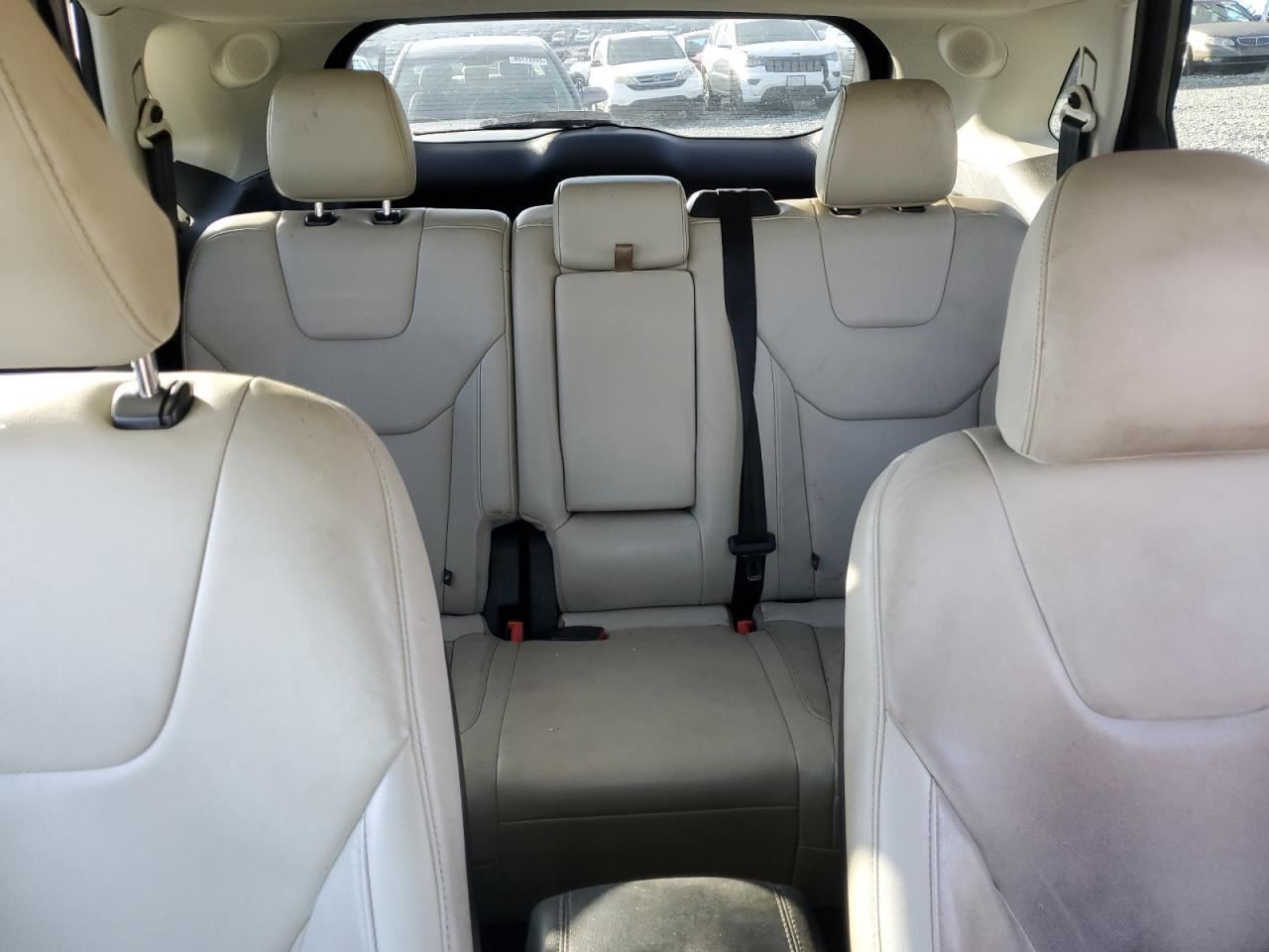 EDGE 2015 Glove Box 4559343