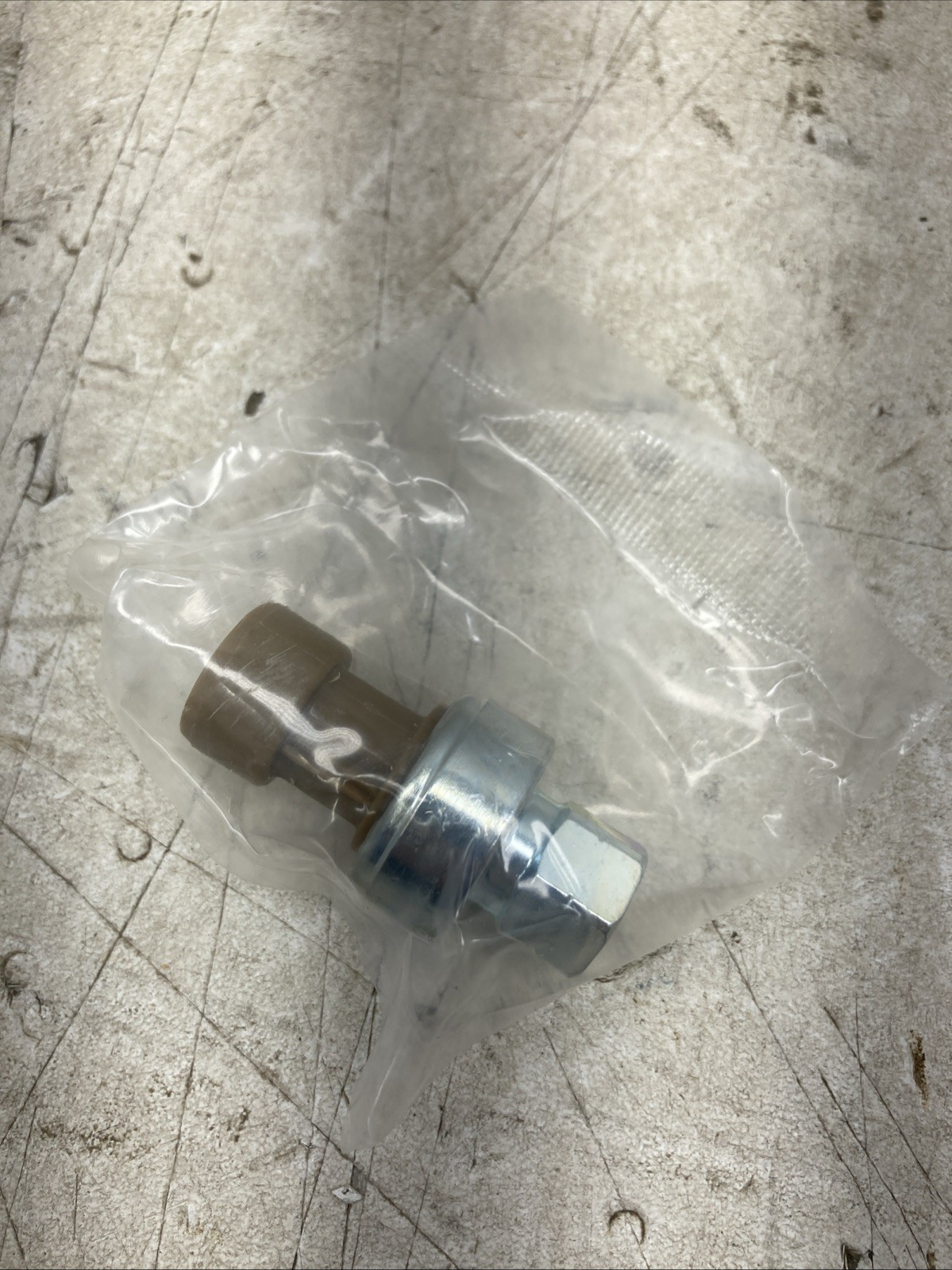 Genuine International A/C Pressure Switch 3546241C1 (New Old Stock)