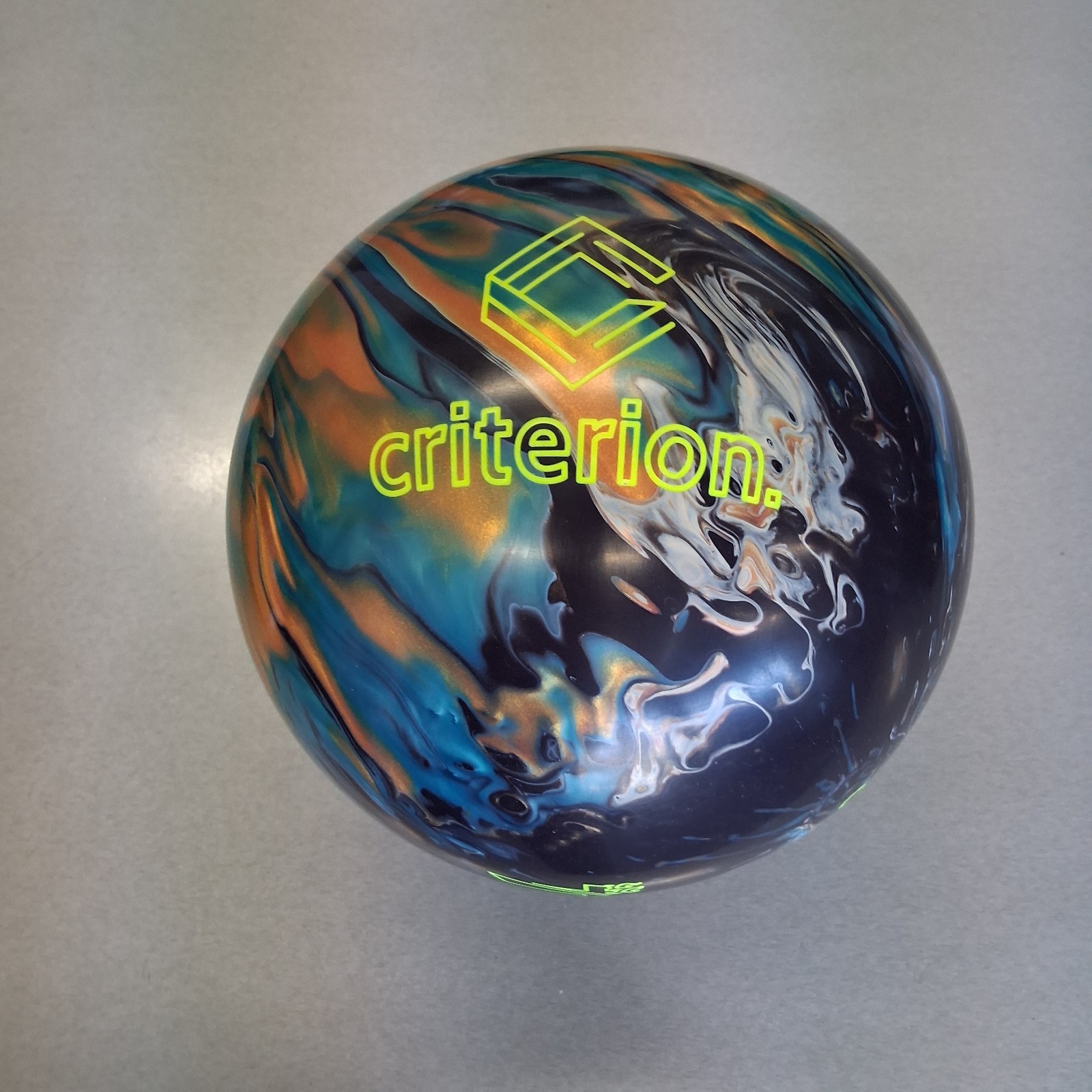 Track Criterion Hybrid 1ST QUALITY   Bowling Ball  15 lb   NEW IN BOX!  #064