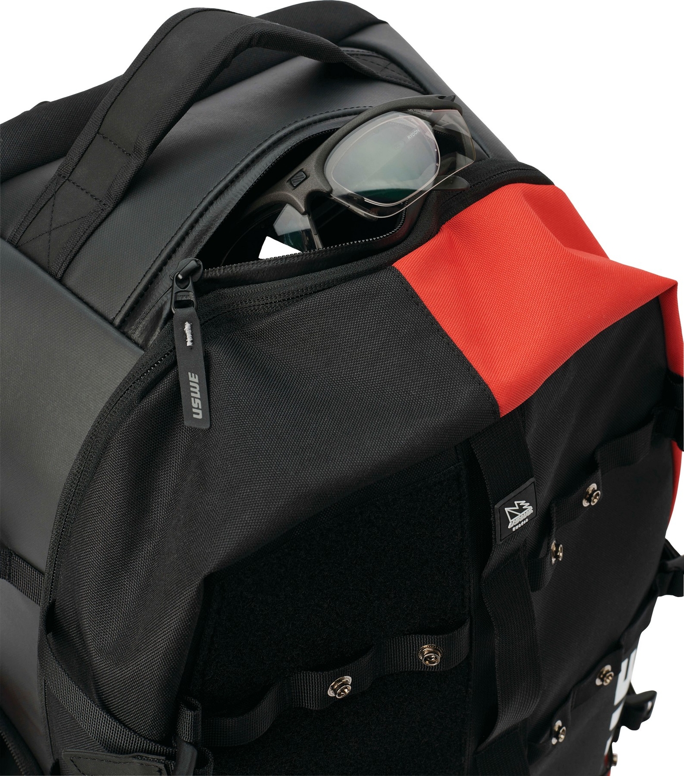 USWE Buddy 40 Gear Backpack Black